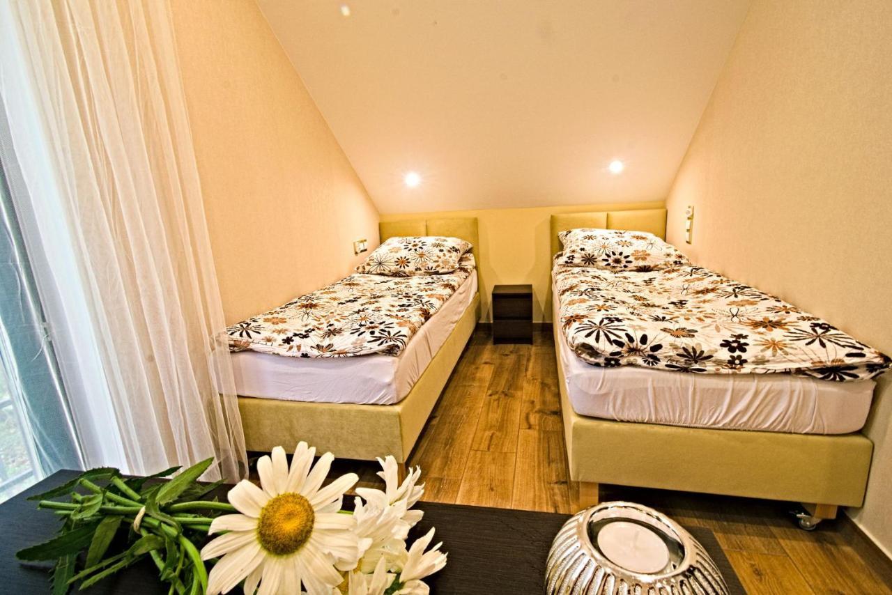 Daisy - Sunny Flowers Apartments Łukęcin Bagian luar foto